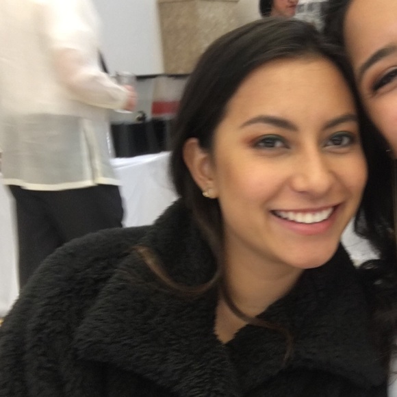 Meet your Posher, Ellie - Picture 1 of 1